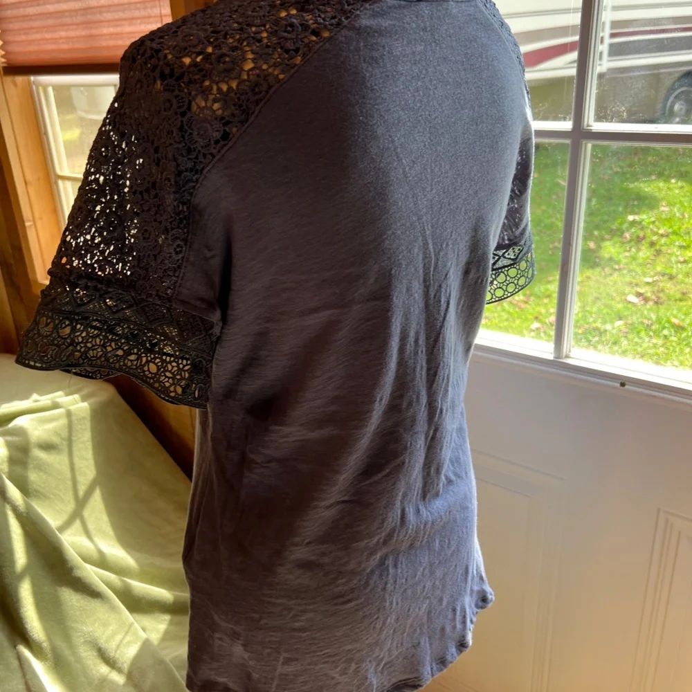 WOMEN'S SIZE SMALL DARK TEAL BLUE LACE TRIM TOP BLOUSE SHIRT - Picture 5 of 6